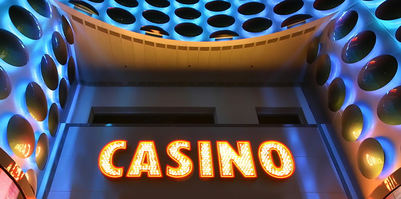 Las Vegas Casinos and the tricks to win money at the Casino